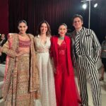 Karisma Kapoor Instagram - What a spectacular night 🌟 such a pleasure to walk for the opening of @jioworldplaza for my dear friend @manishmalhotra05 Congratulations @_iiishmagish on such an amazing place and fantastic show ❤️ #NewOrderOfStyle #MumbaiAtThePlaza #JioWorldPlaza