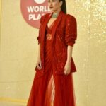 Karisma Kapoor Instagram - What a spectacular night 🌟 such a pleasure to walk for the opening of @jioworldplaza for my dear friend @manishmalhotra05 Congratulations @_iiishmagish on such an amazing place and fantastic show ❤️ #NewOrderOfStyle #MumbaiAtThePlaza #JioWorldPlaza
