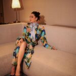 Karisma Kapoor Instagram - In @sabyasachiofficial for @makemytrip India’s Favourite Homestays Awards 🏠