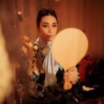 Karisma Kapoor Instagram - In @sabyasachiofficial for @makemytrip India’s Favourite Homestays Awards 🏠