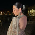 Karisma Kapoor Instagram - Smile,Sparkle,Shine 💎🤎💎✨ In - @manishmalhotra05 @manishmalhotraworld @manishmalhotrajewellery #eventdiaries @jkcementindia @jkmaxxpaints #festiveseason
