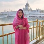 Karisma Kapoor Instagram – Positive energy 🙏🏼💫✨ and Delicious food 
A wonderful day spent in Amritsar 🩷