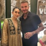 Karisma Kapoor Instagram – Did it for the kids 📸❤️…Swipe ➡️ Not really 🫠🥰
So warm and gracious 
#ForeverFan