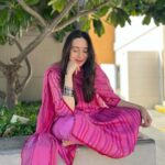 Karisma Kapoor Instagram – Positive energy 🙏🏼💫✨ and Delicious food 
A wonderful day spent in Amritsar 🩷