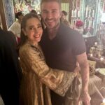 Karisma Kapoor Instagram – Did it for the kids 📸❤️…Swipe ➡️ Not really 🫠🥰
So warm and gracious 
#ForeverFan