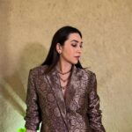 Karisma Kapoor Instagram – Love and Light 🪔💛
All things bright ✨
#aboutlastnight