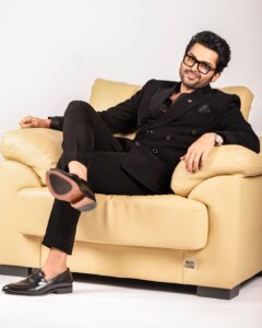 Karthi Instagram - 🖤

Heartfelt gratitude and thanks to all the loved ones for the big event last night.

Clicked by @arunprasath_photography
Styled by @poornima.designs
Style Team - @kavyazas