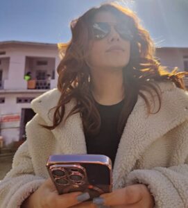 Kashish Singh Instagram - When things change inside you, Things change around you. #peace #peaceful #peacewithin #peaceandlove #outerpeacethroughinnerpeace #bellavitakashish 🤍🤍🤍🤍🤍