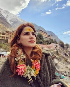 Kashish Singh Instagram - "Krishna knows."
-And that's enough. 📿🕉️🙏🏻

#birthdaymonth #birthdayweekbegins #krishnaconsciousness #lordvishnu #maadurgamyheartbeat💓 #blessedbeyondmeasure #cantthankyouenough #godsfavchild #Bellavitakashish 💫