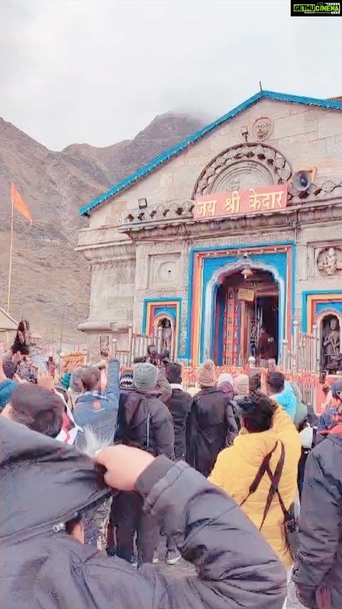 Kashish Singh Instagram - ποΈ Har har Mahadev ποΈ The evil will be destroyed and the good shall prevail, I can give it to you in writing βοΈ πΏππ» Wishing a very Happy Dussehra to you all full of strength to always fight for the right thing in life. βπΌ #happydussehra #vijaydashmi #goodoverevil #blessed #harharmahadev #chardhmayatra2023 #goodvibes #yolo @kedarnath_swarg @uttarakhand_tourismofficial #bellavitakashish ποΈπΏπΏποΈ Kedarnath Temple