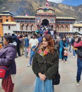 Kashish Singh Instagram - Om Namo Bhagavate Vasudevaya!!

#badrinath #badrinathtemple🙏 #chardhamyatra2023 #blessedbeyondmeasure #vishnubhagwan #vishnupuran #thanksgod #thanksuniverse 📿🕉️