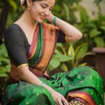 Kashmira Pardesi Instagram - Just some traditional smiles and sarees 🪷✨ Shot by @kalyaam_2.0