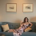 Kashmira Pardesi Instagram - All set 🛋️ Way too many things to binge this crazy weekend.. 🏎️ + 🏏 + 🦁🎬🦁