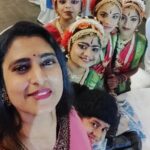 Kasthuri Shankar Instagram – Honored  to  receive  HMTV Naari puraskar celebrating  prominent women achievers  of Telangana and Andhra .  Delighted to share stage with super women @kavitha_kalvakuntla MLC,  AP minister  @rojaselvamani , Telangana education minister @sabithaindrareddy  and HMTV ceo Lakshmi Rao garu.  @hmtvnews
@hmtv
 #WomensDay #jaitelangana #telugudesam #andhrapradesh #gruhalkshmi #tulasi
#teluguPride Hyderabad