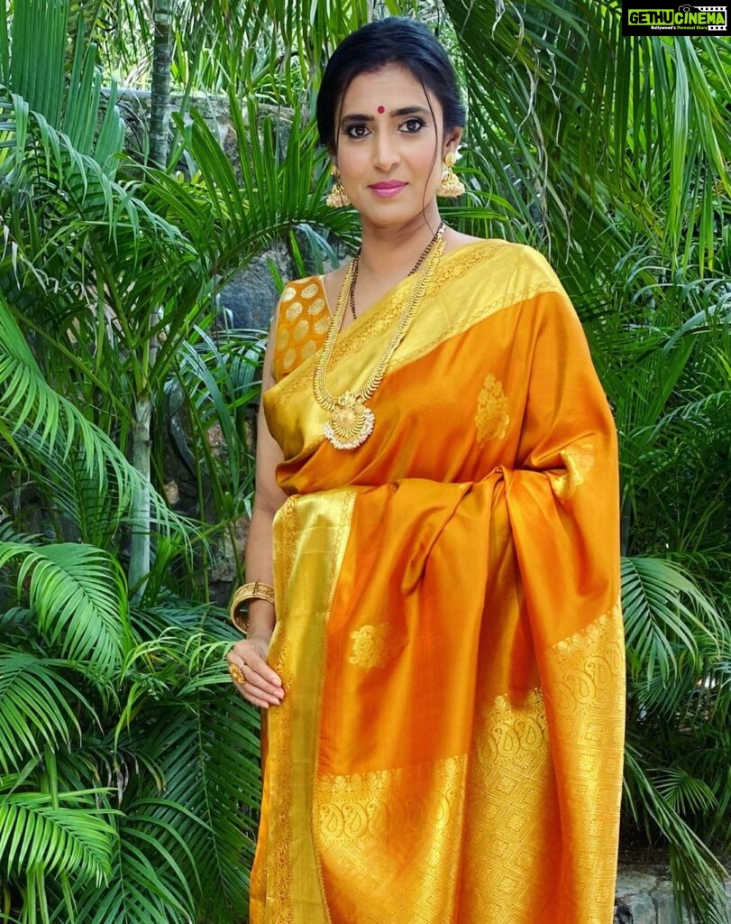Kasthuri Shankar Instagram - wishing a happy and prosperous Ugadi GudiPadwa Baisakhi Nowruz #auspiciousbeginnings #SilkSareeswag #Desibeauty #traditional #Actresskasthuri #kasturiactor #telugucinema #tamilcinema #bollywoodactress #festivalfashion