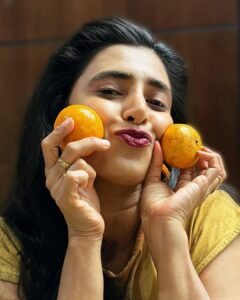 Kasthuri Shankar Instagram - And happy clementines day to you too !!! Orange you the best 😅
#valentinesday #orangesandlemons