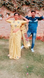Kasthuri Shankar Instagram - Tulasi and Prem hum tum over tumtum ! Video : @munna7208munna7208 #tamtam #trending #actresskasthurireels #socutesofun #shootingspot #gruhalakshmi #teluguartist #tamilfilmsongs