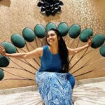 Kasthuri Shankar Instagram - why be blue when you can be blue and green and everything in between ! #mayilpola #ponnuonnu #mayiliragemayilirage #peacockthrone #saturdayvibes #nomakeup #simplesexycool #nakedface