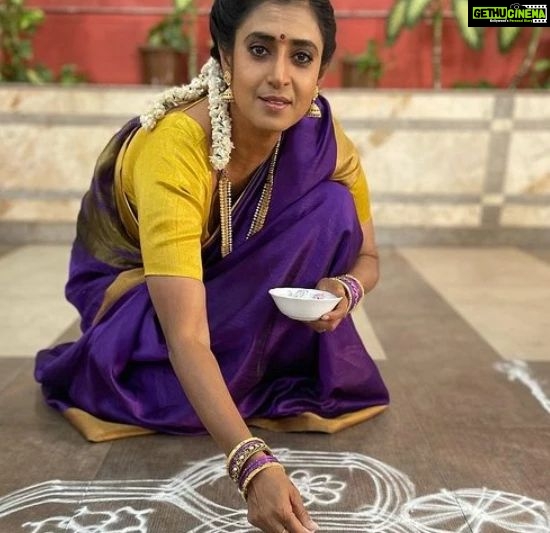Kasthuri Shankar Instagram - Happy Pongal @actresskasthuri #kasthuri #actress #happypongal #pongalcelebration