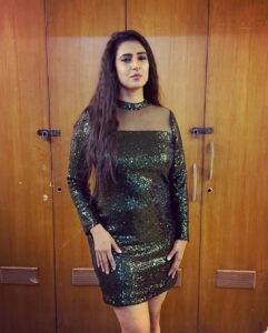 Kasthuri Shankar Instagram - Working new year for me ! Just the way I like it best! 
Wishing one and all a wonderful 2023!

#happynewyear2023 #happynewyear #newyearseveparty #nye2023 #newyearsameme #party #actresskasthuri #trending