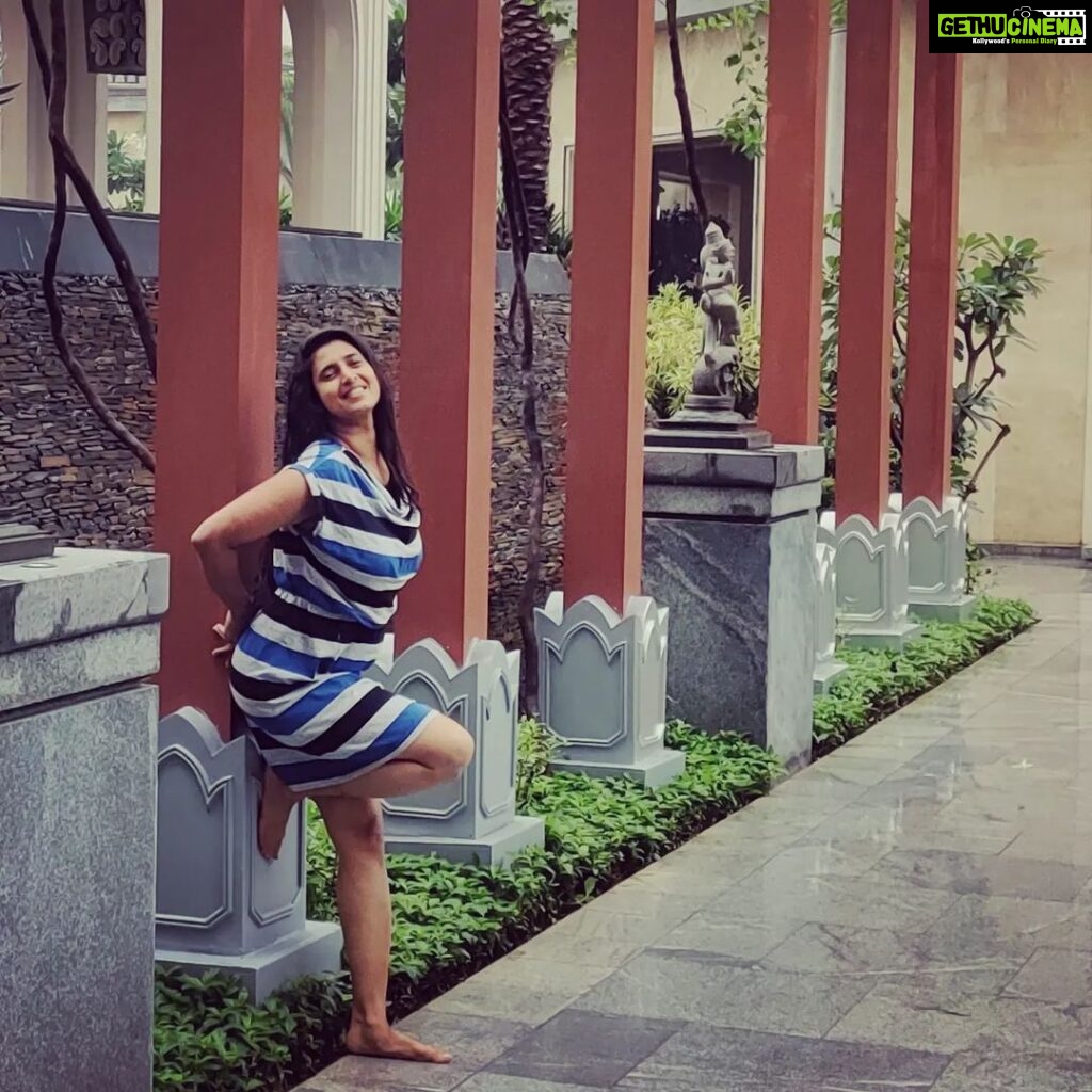 Kasthuri Shankar Instagram - Home for the holidays #staycation #myspace. #alonezone. #livingthedream #chennaigirl #madrasmymadras #lifesabeach #waterbabe #beachbum #swimsuitgoal #crazysexycool #hotcutesexycool