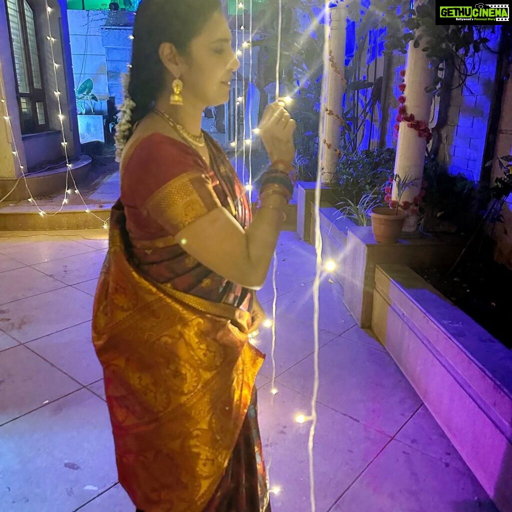 Kasthuri Shankar Instagram - Deepavali wishes. To one and all! Happy Diwali! Diwali Shubhkamnayen Deepavali Subhakankashalu Deepavali nalvaazhthukkal #festivaloflights #diwali #deepavalicelebration
