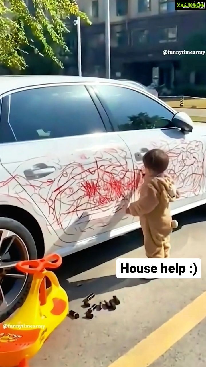 Kasthuri Shankar Instagram - I used to be that kid! From washing our transistor radio to trying to make glass out of sand in a kadai... Done my share ! #hyperkids #cutekidsvideo #actresskasthuri #kidsdothedarnestthings