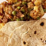 Kasthuri Shankar Instagram - Paneer Gobi mattar. Tender peas and fresh cauliflower matched with ghee sauteed homemade panneer, and cooked to perfection in a tomato masala sauce #dinnergoals #veggieheaven #kasturicooks #vegetarianrecipes #yummm #veggieforlife #balancedmeals #foodporn #foodstagram