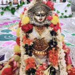 Kasthuri Shankar Instagram - Narishakti ! Power, wisdom, wealth, grace, resilience, courage, beauty , patience and faith .... Lead to Victory ! Vijayee bhava ! Jai Ho ! வெற்றி நிச்சயம். #vijayadasamiwishes #vijayadashamishubakanshalu #dussehra #durgapuja