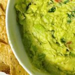 Kasthuri Shankar Instagram – Fall is around the corner… time to bring out the Guac and chips 
Avocado and Whole grain crackers topped with cheese
Accompanied by a big bowl of fresh guacamole! 

#kasturicooks #sundaysamayal  #yummmm #healthybhitastybhi #veggieforlife #vegetarianfoodheaven #healthnut #easyvegetarianrecipes  #actresskasthuri #kasthuriskitchen