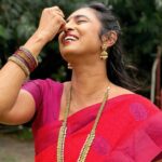 Kasthuri Shankar Instagram - Red bird in the woods.... #sareeswag #desibeauty #indianactress #southasianactor #gruhalakshmi #ravishingred #sanskaributsexy