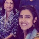 Kasthuri Shankar Instagram - Back to my quizzing roots... After many years... At the #ZIFO open quiz today Thanks for the pics @rajjkumar2305 Landmark legend Hemu Ramaiah in the last pic. #quizzinginmyveins #noMakeUp #realitybites #brainsAndBraggingrights #intellectualelite #theBestofIndia #quizzersofindia Madras Music Academy