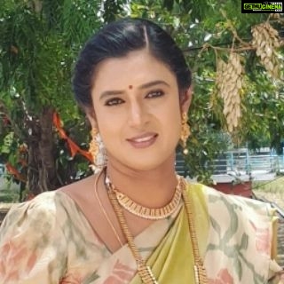 Kasthuri Shankar Instagram - Saturday is Temple day. Its always a good day when shoot is scheduled in a temple. #sareeswag #jaisiyaram #actresskasthuri #desibeauties #specialsaree #thankyou