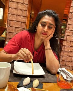 Kasthuri Shankar Instagram - I am not into Yoga, I am into Yoghurt 🤡😅😛

#internationalyogaday internationaldayofyoga #foodie #foodjunkie #ladyinred♥️