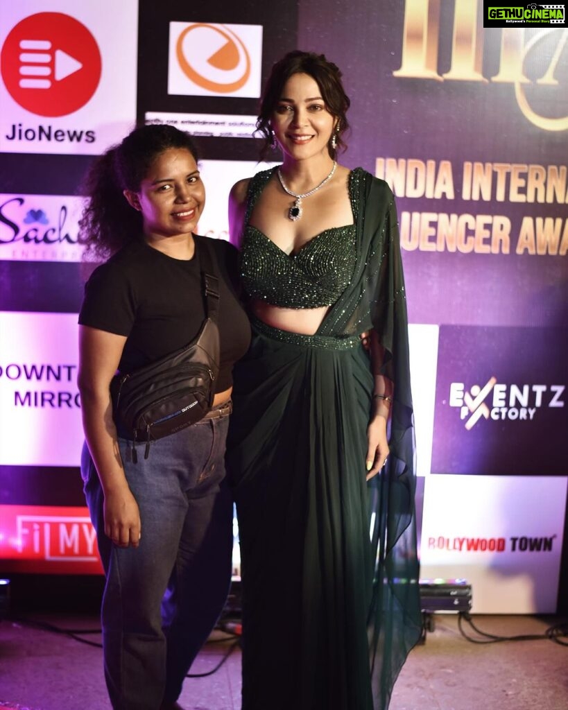Kaveri Priyam Instagram - GRATITUDE Last night at the IIIA awards Styledby - @stylebyriyajn Jewellery - @silverqueenj Hair by - @official_beenasingh Orchid - An Ecotel Hotel
