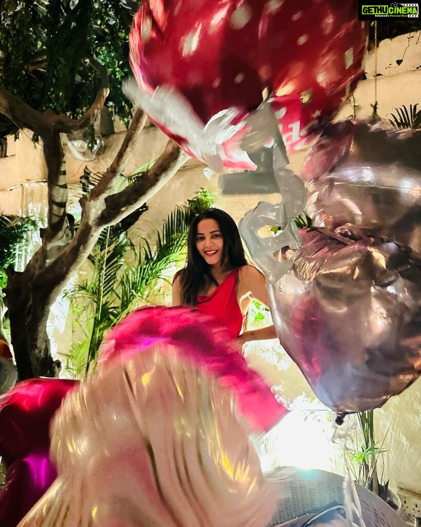 Kaveri Priyam Instagram - Birthday 23.. Failing words, high on emotions, exalted sentiments..& oh man!! Love flooding in from everywhere!!! Thankyou everyone for bringing so much joy on my special day.♥️♥️♥️ FOREVER GRATEFUL.