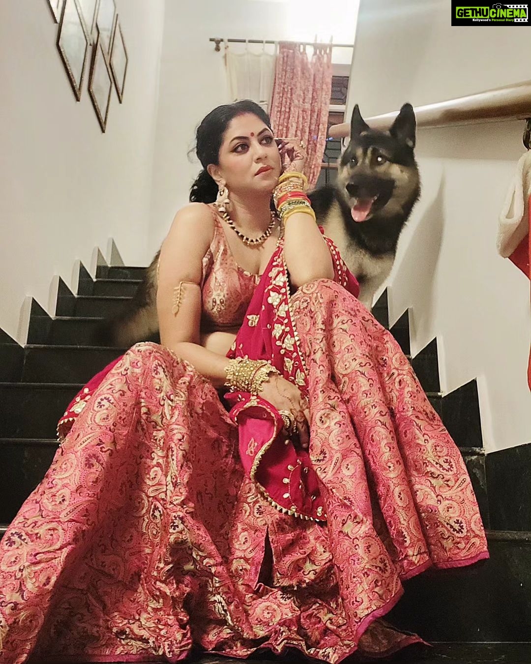 Kavita Kaushik - 23K Likes - Chaand kab aayega ? Chakkars are coming, how are you all my fellow beautiful suhaagans ?? Meri toh haalat kharaab hai🫠 but mazza bhi bohot aa raha hai, what about u all ?? #romantic #festival #full #of #cute #love
