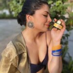 Kavita Kaushik Instagram - Nourishment meets styling with Our carefully created, Herbal, Natural Haircare & Skincare. Beauty treatments that dont feel like treatments,I applied few drops of Hair Nectar on my scalp and massaged the hair lengths with some hair Balm, the instant relief from dry itchy scalp and the rich shine one the shafts totally put me in the mood to dress up, with my head feeling happy and nourished I simply tied it back with a clip and wore traditionals with my favorite glass bangles , some laali powder and felt like a queen, while The Hair Nectar & Hair Balm heals my scalp & Hairwith it Medicinal yet Natural ingredients. Visit our website www.aparnaauntys.com International customers can watsapp us on 9820378775 to book their orders , we deliver globally 😇 @houseofaparnaauntys @justronnit