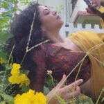 Kavita Kaushik Instagram – Jungle mei bane , Mantr uccharan ke beech , Jungle ki shakti, poshan aur pyaar liye , Humaare Superhit Ayurvedic Aushadhi waale Amazing Skin & Haircare,
To order visit our website:
Aparnaauntys.com 
International customers can watsapp us on 9820378775 to book your orders, we deliver all over the globe now Successfully 🙌 
#Skincare #Haircare #homemade #herbal #remedies #repair #healthy #heal #I’m #wearing #only #lipstick #and #kaajal #nomakeup #no #foundation #nothing #to #cover #hide #healthy #glowing #skin