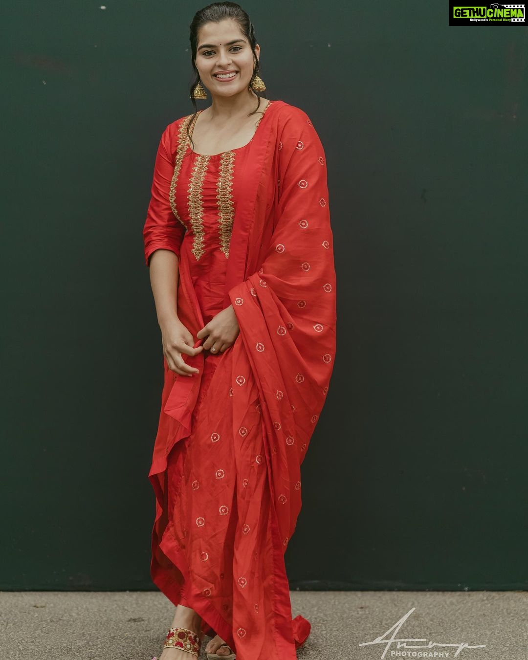 Kavya Kalyanram Instagram - Happy Dussehra 😊 💎 : @orafojewels 📸 : @_anupphotography