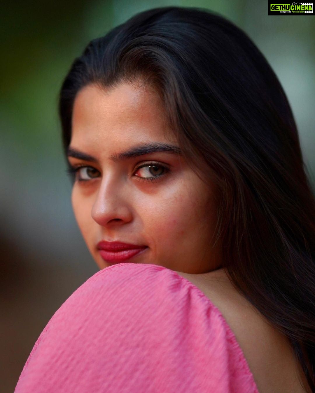 Kavya Kalyanram Instagram - Lookin at you weekend 🥂