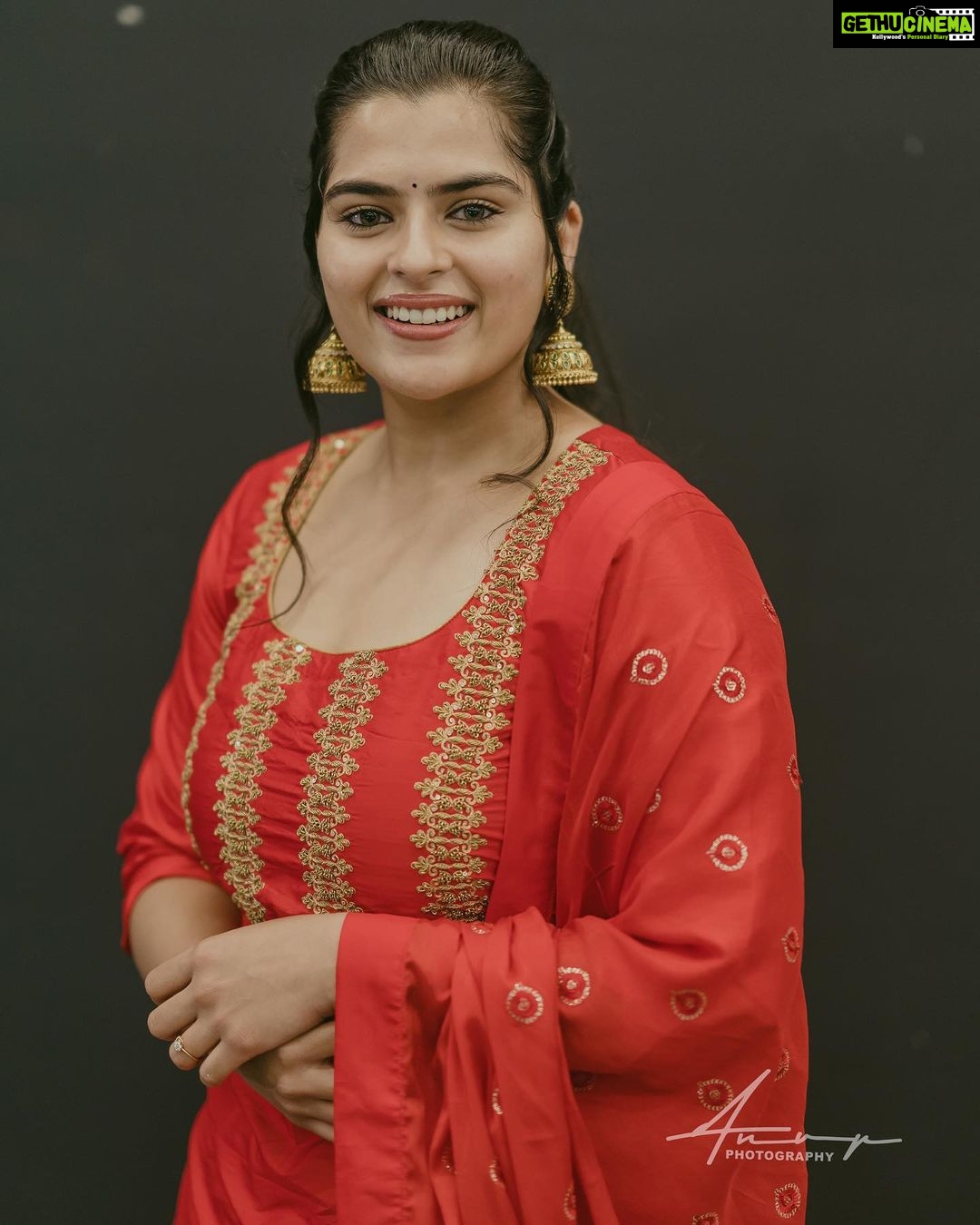 Kavya Kalyanram Instagram - Happy Dussehra 😊 💎 : @orafojewels 📸 : @_anupphotography