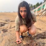 Kavya Kalyanram Instagram - No relevance to Holi in this picture but feelin colourful so Happy Holi guys 🎨 . . . Also all credits to @adityalingineni and maybe 13 Pro for capturing me at my best in Goa