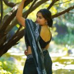 Kavya Kalyanram Instagram - Happy New Year 🥳 ♥️ My urge to just post these pictures >>>> me genuinely wanting to send new year wishes