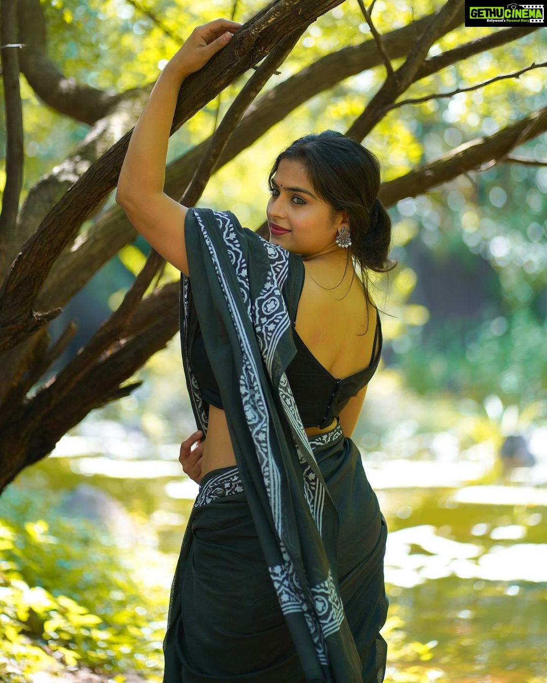 Kavya Kalyanram Instagram - Happy New Year 🥳 ♥️ My urge to just post these pictures >>>> me genuinely wanting to send new year wishes