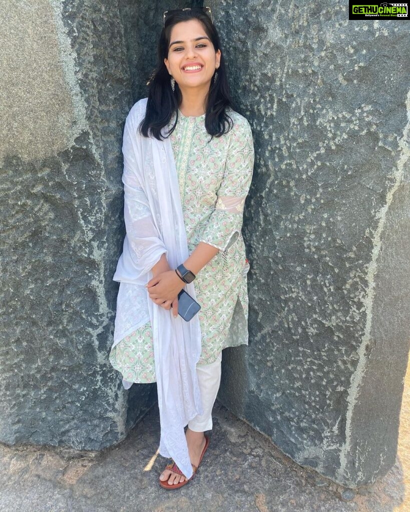 Kavya Kalyanram Instagram - Why was I grinning so hard for a picture at a random stone structure🧐