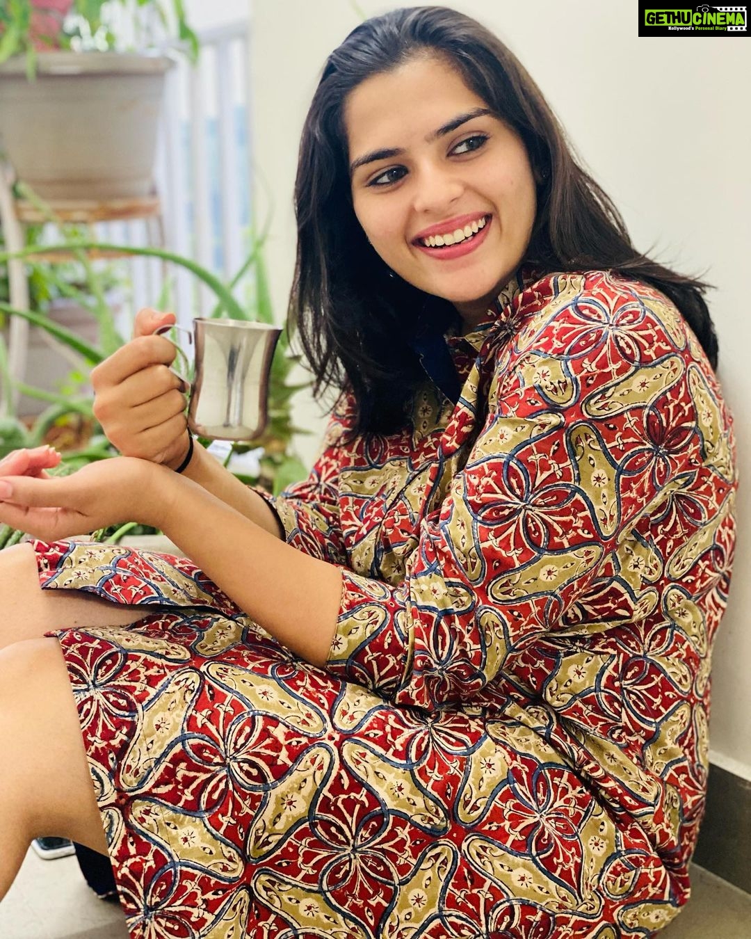 Kavya Kalyanram Instagram - The weather today made my filter coffee tastier 🌧