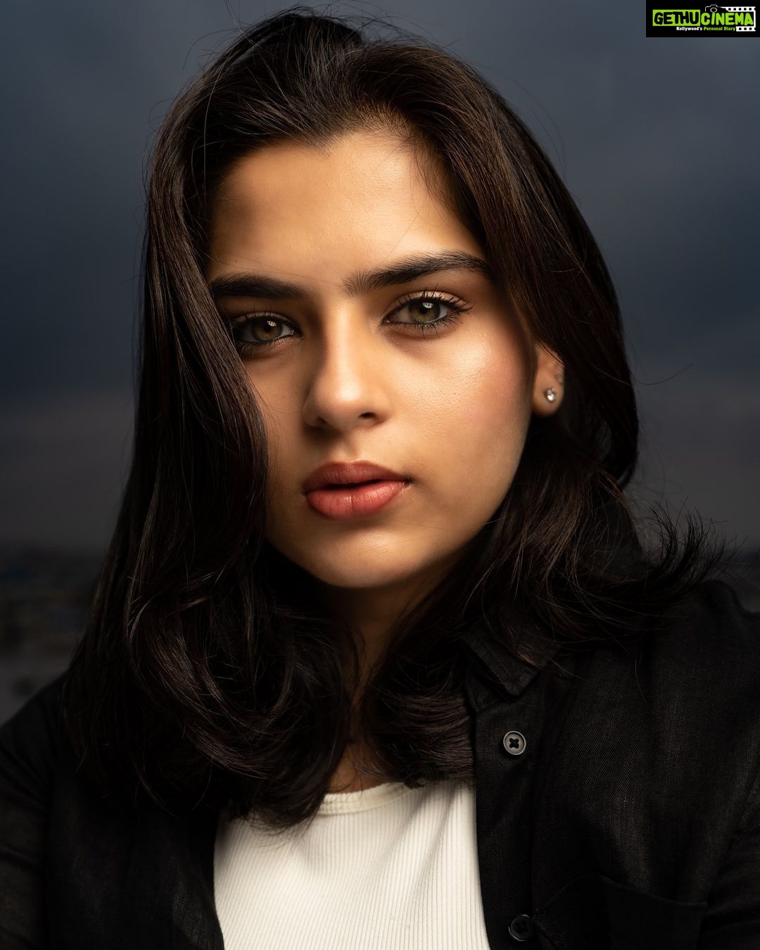 Kavya Kalyanram Instagram - Lookin at you lookin at me 👀 📸 : @nikhilyhs