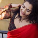 Kavya Kalyanram Instagram - Smiles sponsored by a tummy full of Pulihara 🐵 Happy Dussehra ♥️ 📸 : @kilaruness (now you can’t put crying emojis on my pictures 😅) 💎 @orafojewels