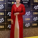 Kavya Kalyanram Instagram - 🌹 #siima2023 Styling : @priyankav____ Outfit : @anjaliandjhansi Jewellery : @orafojewels